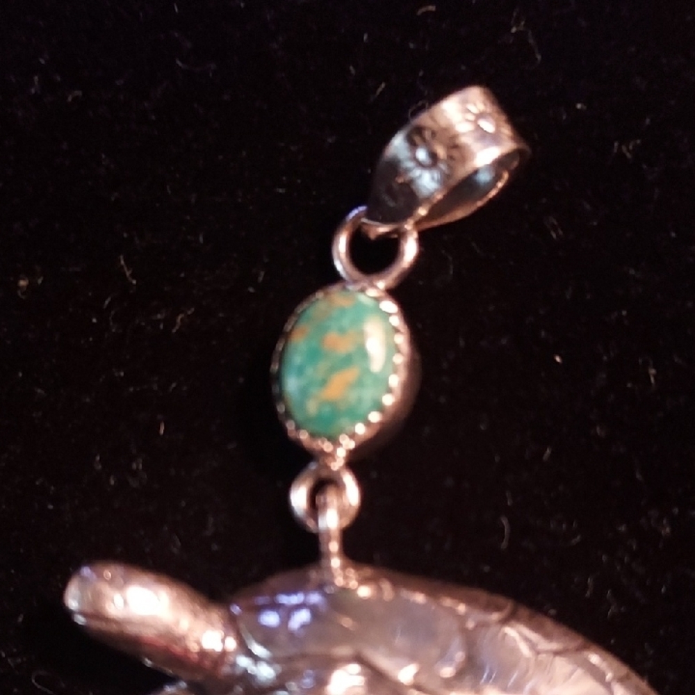 For the beautiful Leah.❤️Sterling Silver 925 Sea Turtle Pendant with Turqoise - Picture 3 of 6